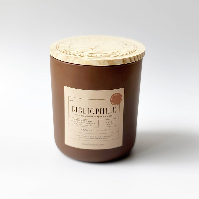 Hand-Poured Candle with Wooden Wick - Bibliophile